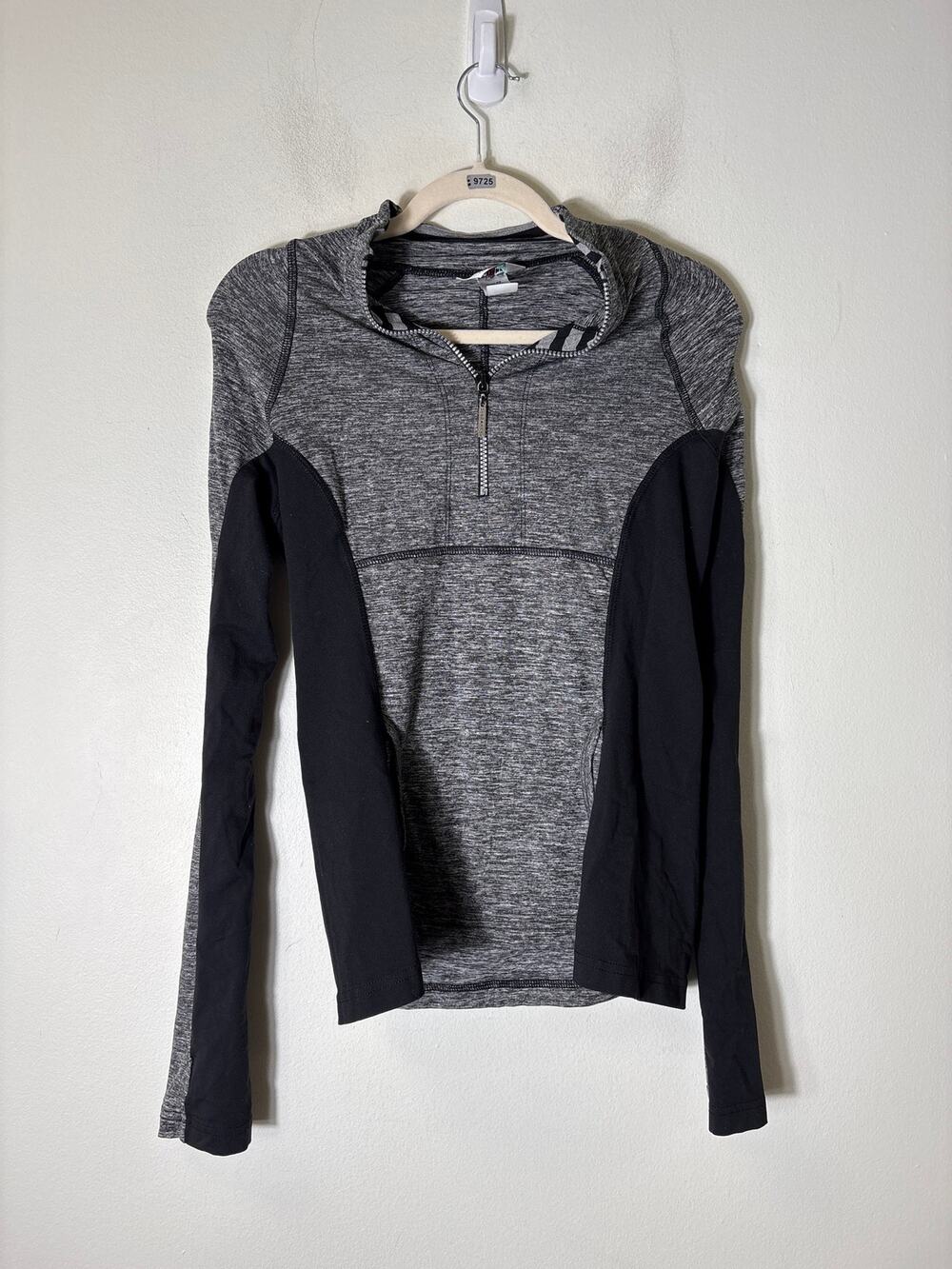 Hard Tail Black Gray Long Sleeve Athletic Quarter Zip Pullover Sz L